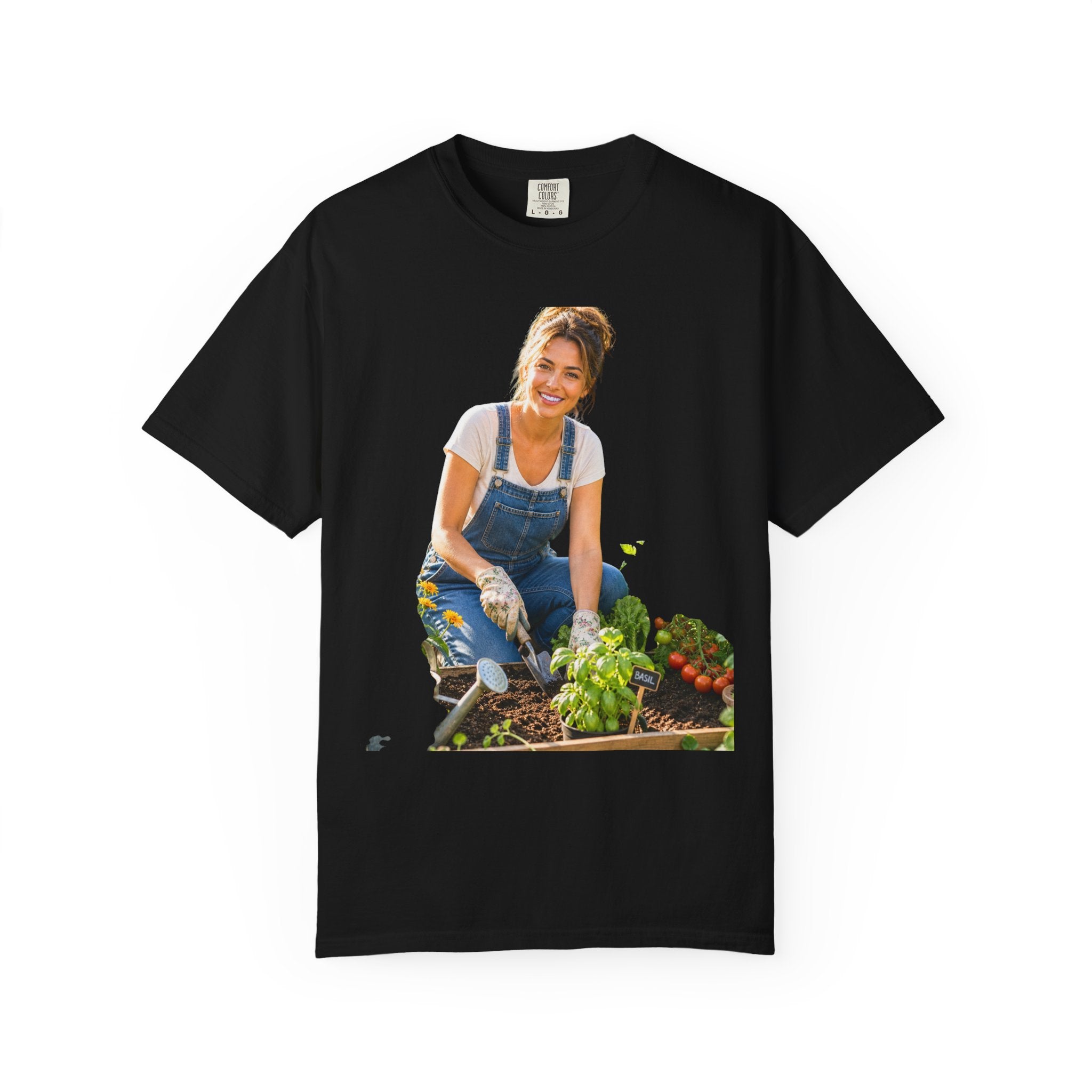Mom Loves Gardening T-Shirt | Perfect for Plant Swap Lovers & Casual Strolls