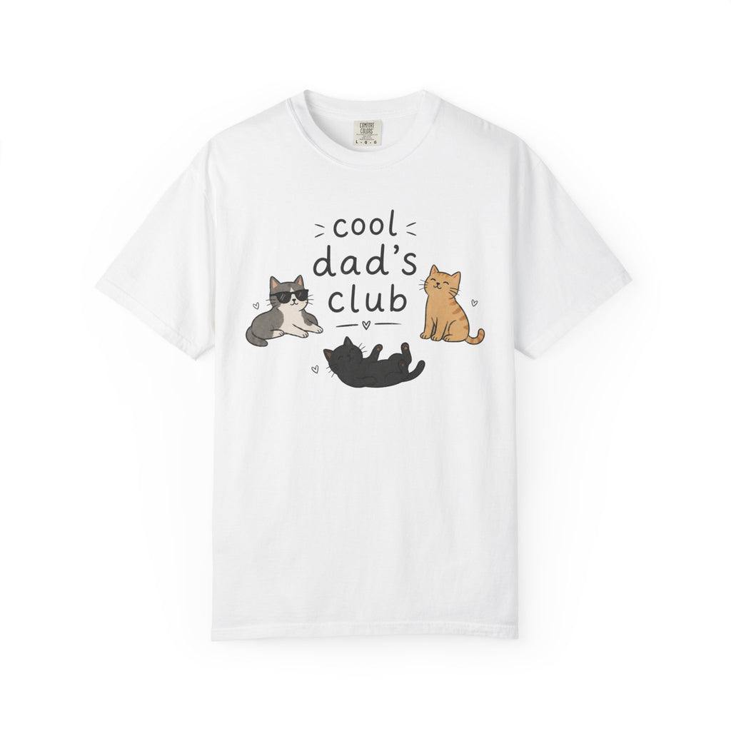 Cool Dad’s Club Cat T-Shirt — Funny Cat Dad Graphic Tee, proudly answers to ‘cat dad.’