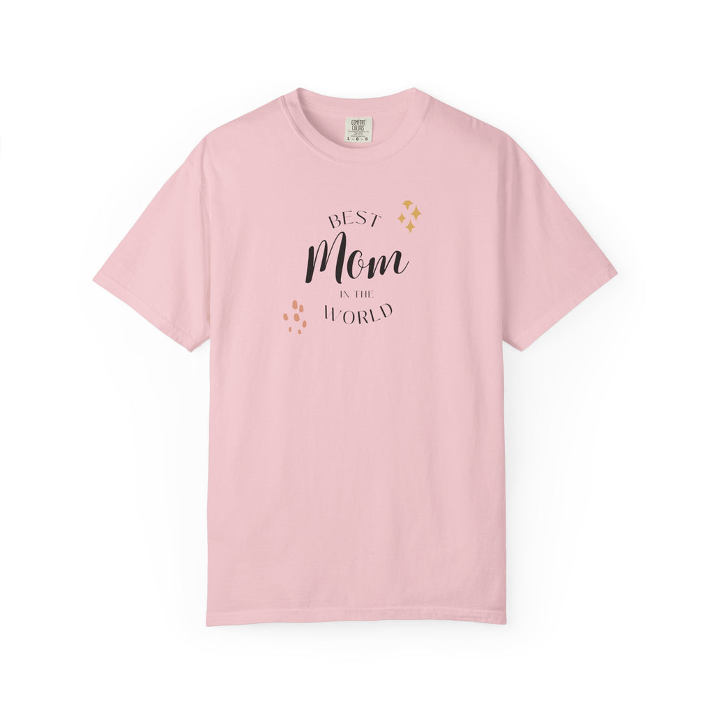 Best Mom in the World T-Shirt - Show Off Her Amazing Role - Wear it for Sunday Brunch