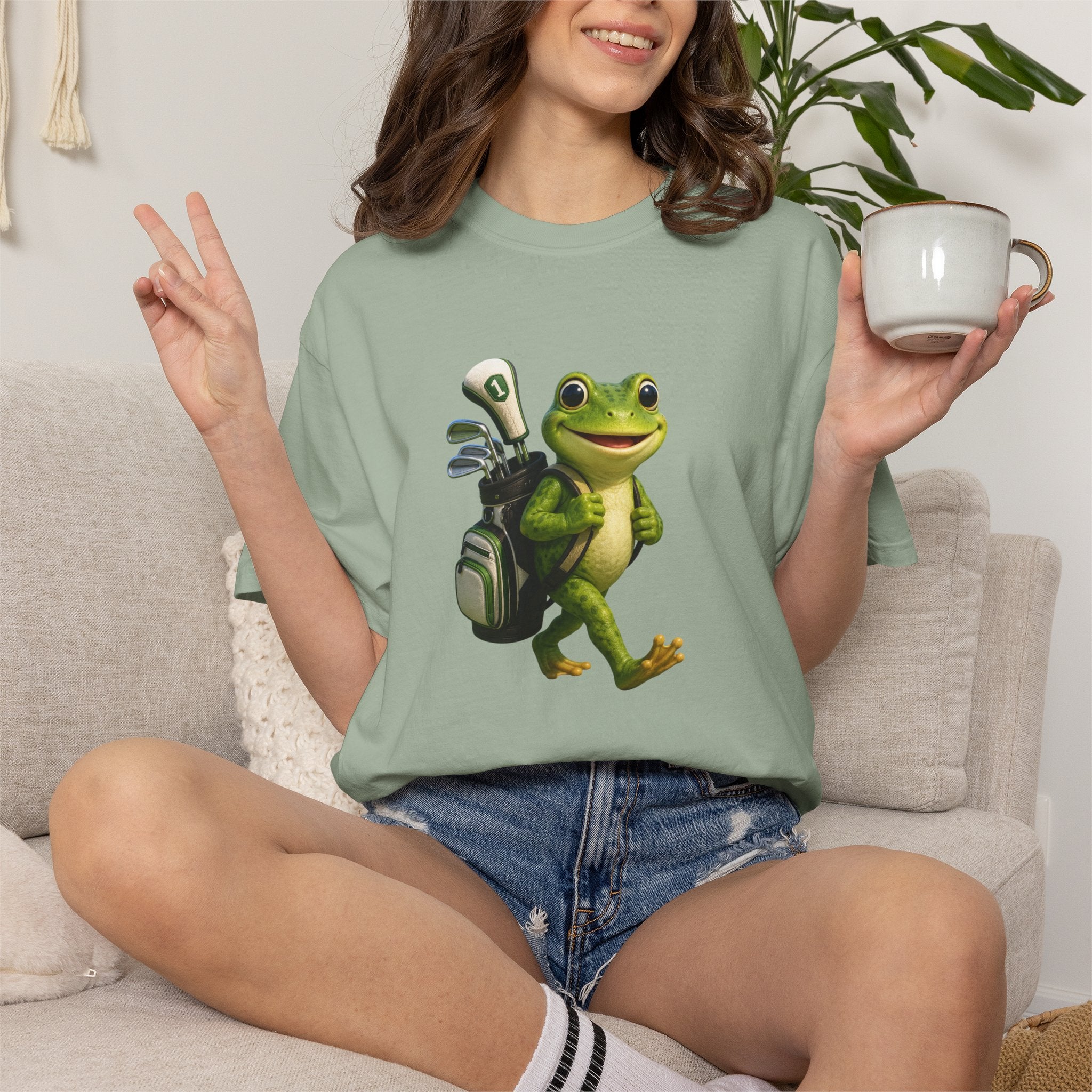 Cute Golf Frog Graphic T-Shirt - Perfect for Easygoing Days at the Course, Humor for Relaxed Mornings