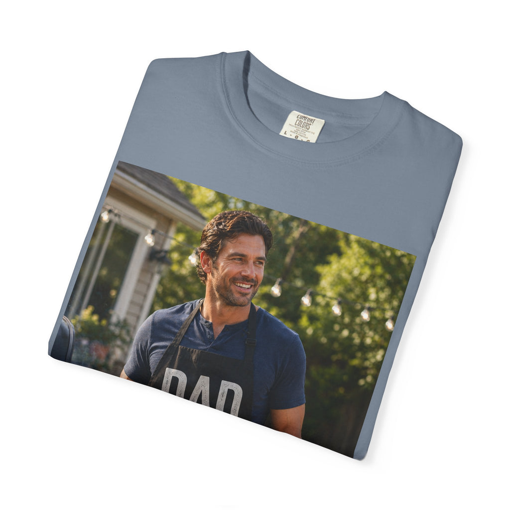 Dad - the Barbeque Master T-Shirt - Treat your dad to a gift that combines utility and love