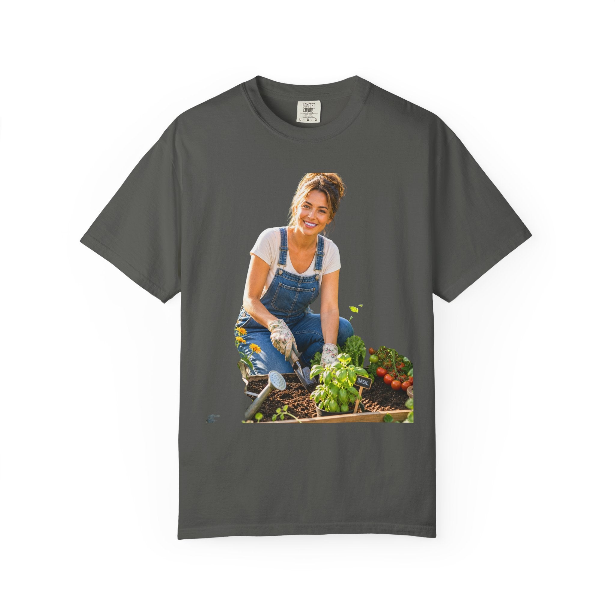 Mom Loves Gardening T-Shirt | Perfect for Plant Swap Lovers & Casual Strolls