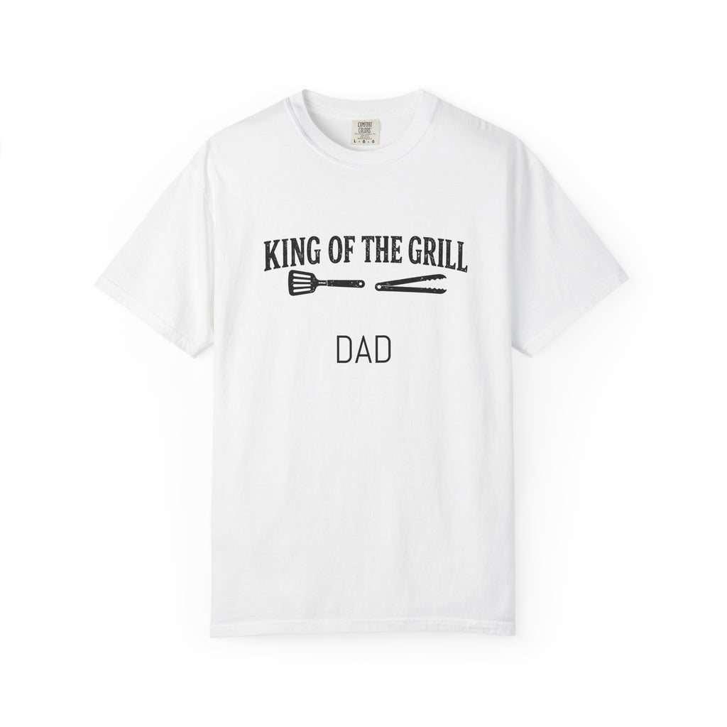 Dad - King of the Grill T-shirt,  Perfect for BBQ, Outdoor Fun, Ideal for Relaxed Outdoor Gatherings