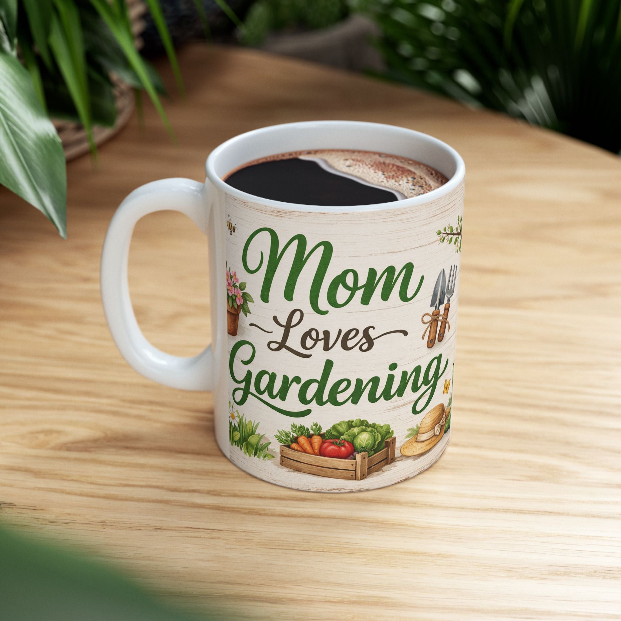 "Mom Loves Gardening" Ceramic Coffee Cup, Perfect Gift for Mom who Loves Gardening