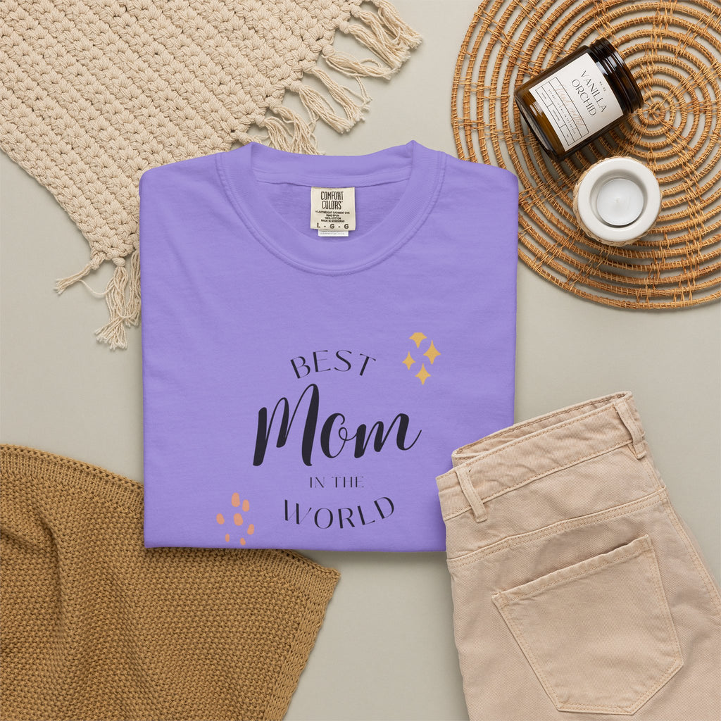 Best Mom in the World T-Shirt - Show Off Her Amazing Role - Wear it for Sunday Brunch