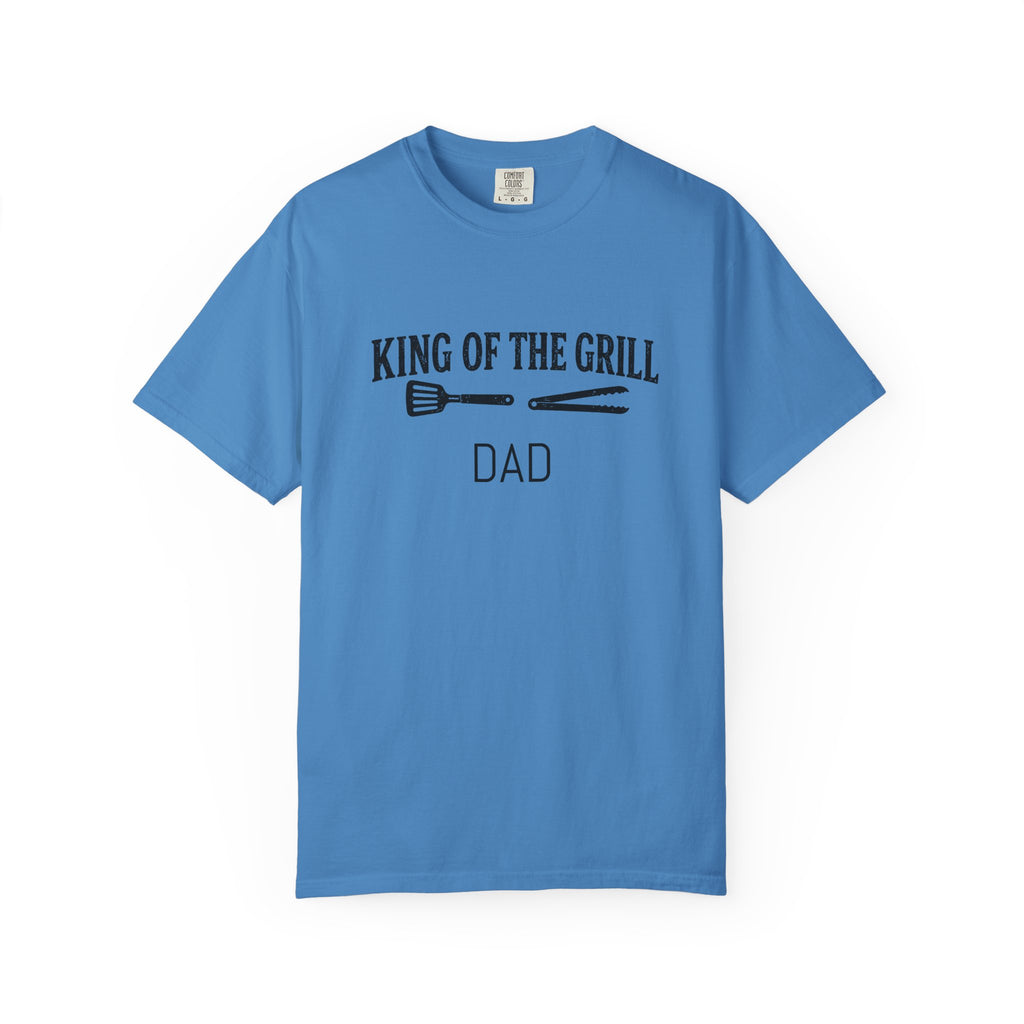 Dad - King of the Grill T-shirt,  Perfect for BBQ, Outdoor Fun, Ideal for Relaxed Outdoor Gatherings