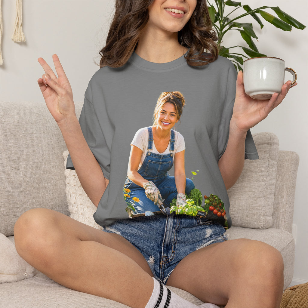 Mom Loves Gardening T-Shirt | Perfect for Plant Swap Lovers & Casual Strolls