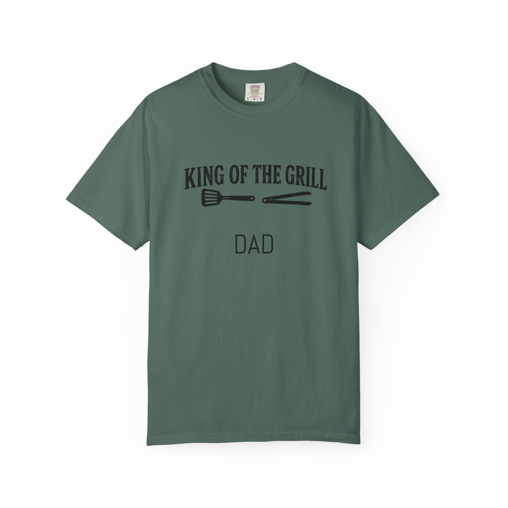 Dad - King of the Grill T-shirt,  Perfect for BBQ, Outdoor Fun, Ideal for Relaxed Outdoor Gatherings