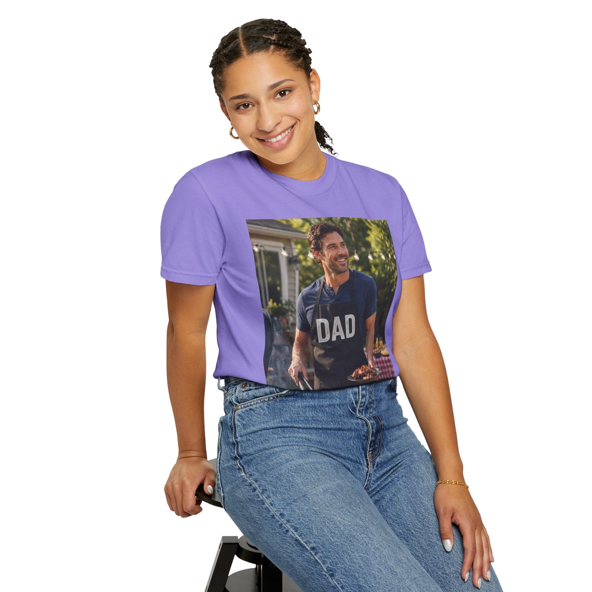 Dad - the Barbeque Master T-Shirt - Treat your dad to a gift that combines utility and love