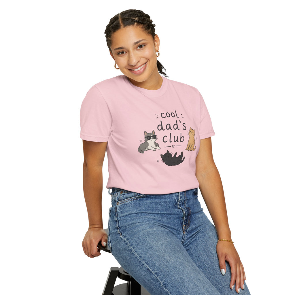 Cool Dad’s Club Cat T-Shirt — Funny Cat Dad Graphic Tee, proudly answers to ‘cat dad.’