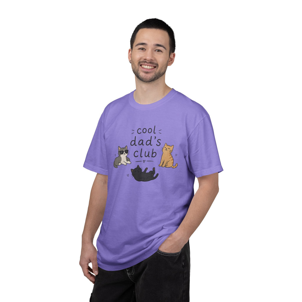 Cool Dad’s Club Cat T-Shirt — Funny Cat Dad Graphic Tee, proudly answers to ‘cat dad.’