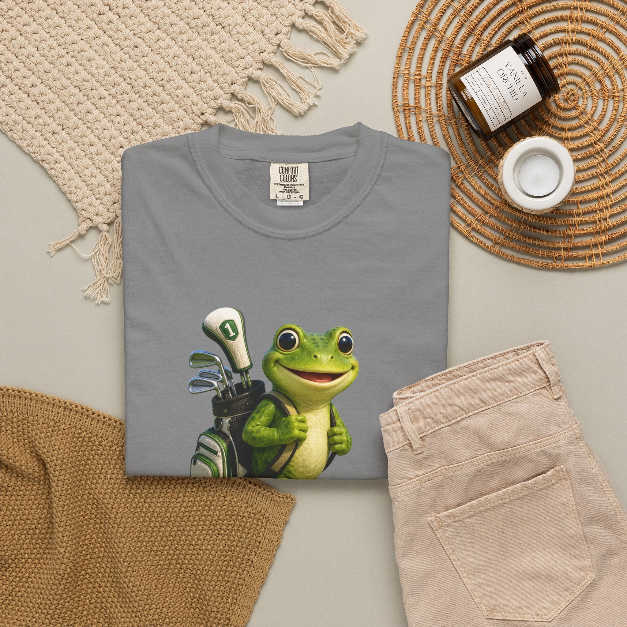Cute Golf Frog Graphic T-Shirt - Perfect for Easygoing Days at the Course, Humor for Relaxed Mornings